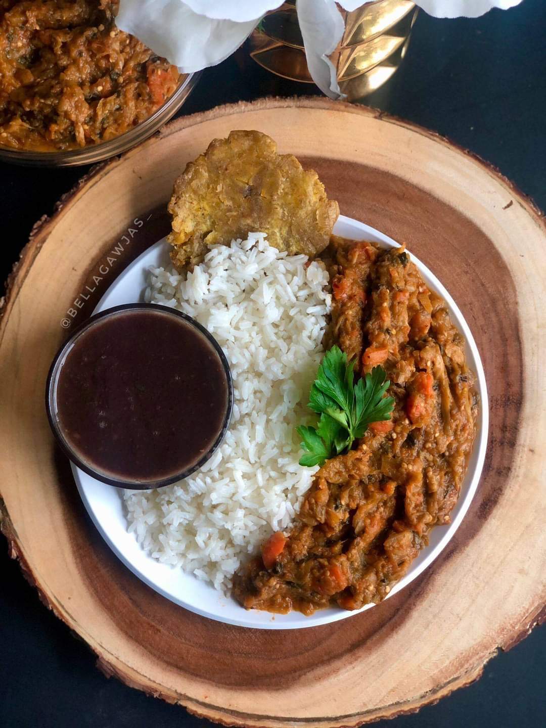 Legume and sauce pwa comes with white rice, fried green plantains and tossed salad